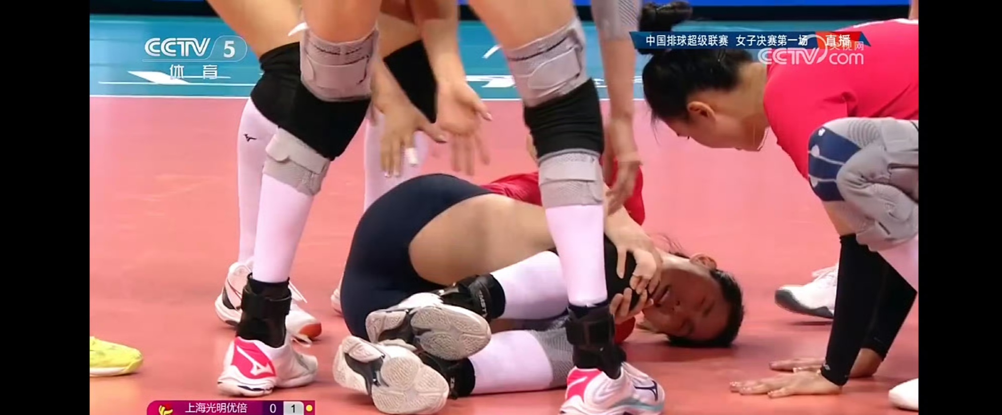 开云体育APP下载-女子排球无人能挡，完胜对手