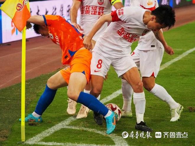 包含鲁能迎来主场大战亚泰，力争保持不败记录的词条