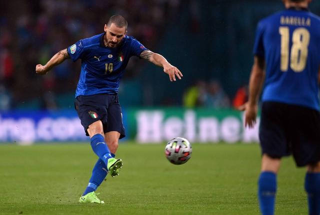 意大利与西班牙的对决引起球迷热烈讨论 意大利与西班牙的对决引起球迷热烈讨论