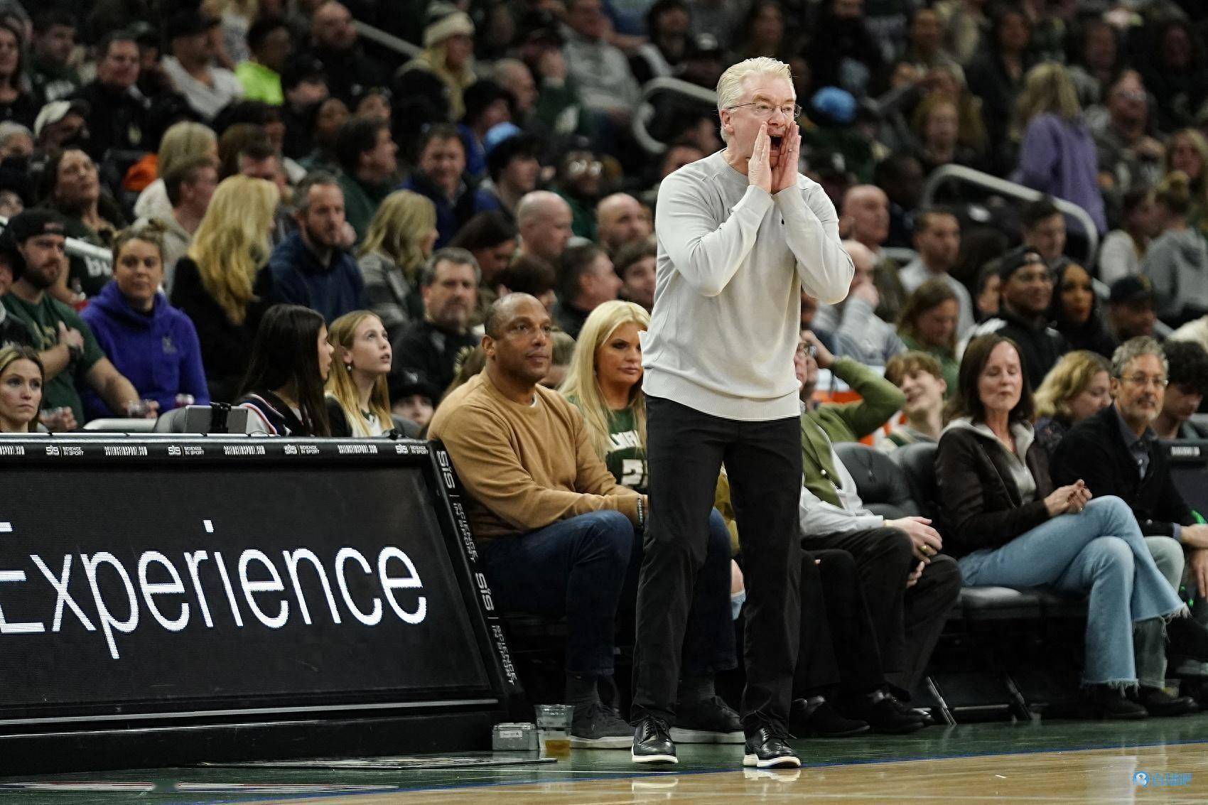 开云官网-雄鹿主帅称球队气势如虹，没放松对手的简单介绍